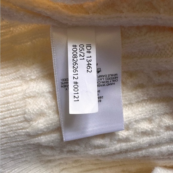 Express Cream Knit Blouse - Picture 5 of 9